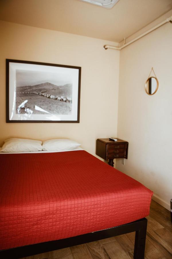 Old Brewery Hostel 托诺帕 外观 照片